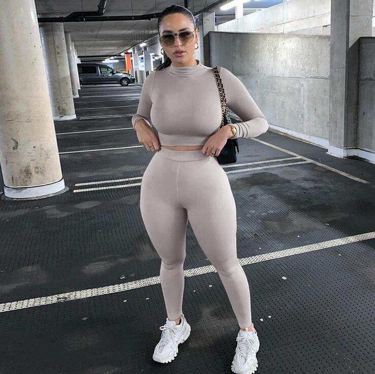 Slim Fitting Long Sleeved Sports Suit For Women